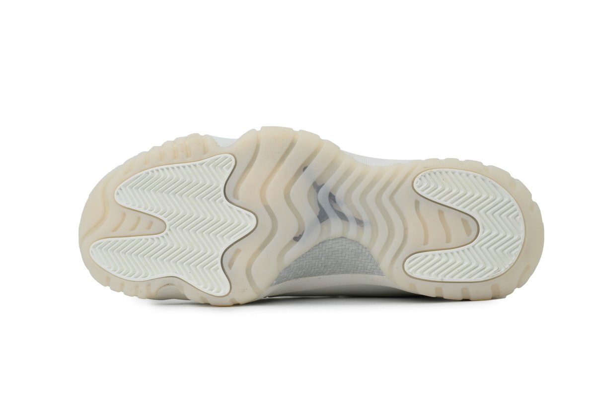 Wmns Air Jordan 11 Retro 'Pearl / Grand Finale'