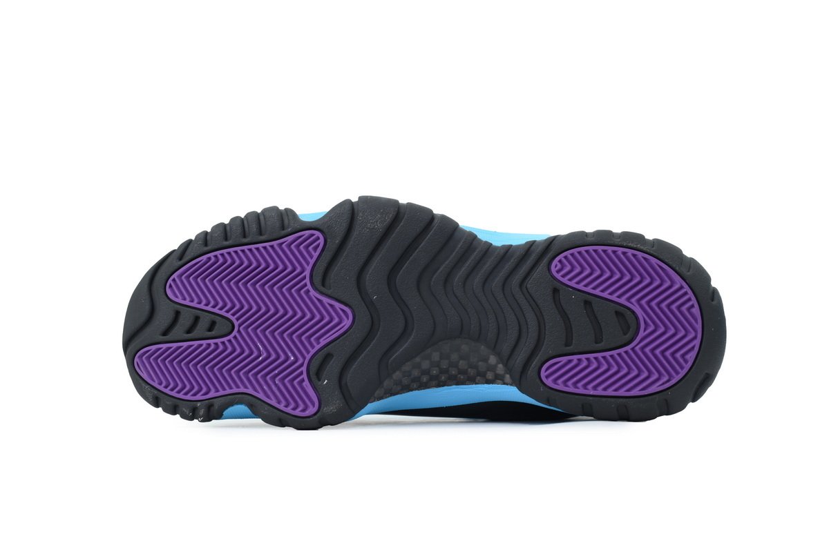 Air Jordan 11 Retro Water Moon Blue