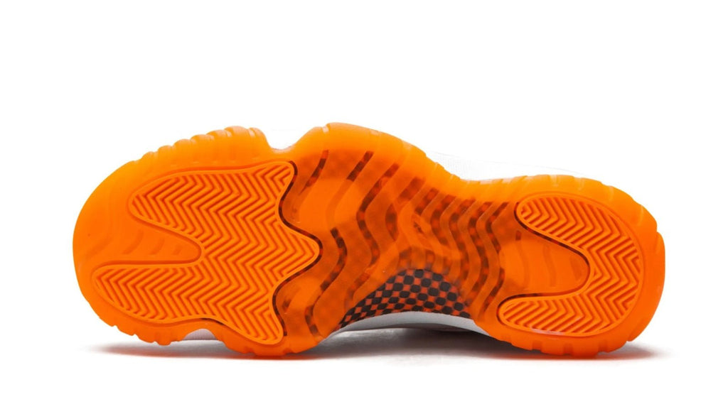 AIR JORDAN 11 LOW WMNS "Bright Citrus"